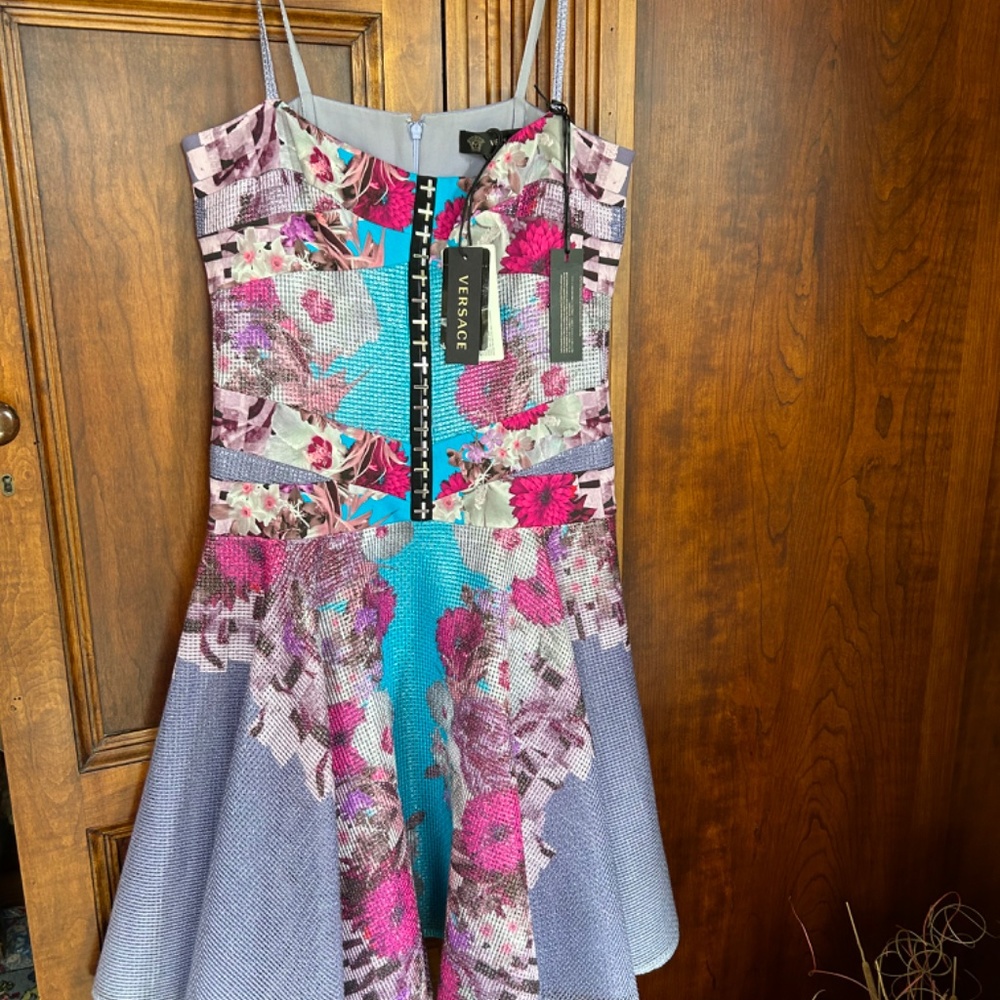 Versace Lilac Floral Raffia Corset Dress with Flounce Skirt, Size 44 - US 8 - Picture 9 of 16